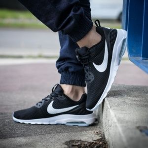 Nike Air Max Motion LW